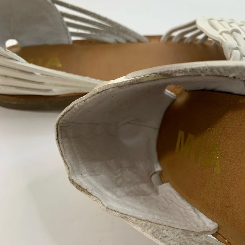 Mia girl Women’a Huarache Sandal Flat White color, size 6,7,8,9,11 - Picture 5 of 15
